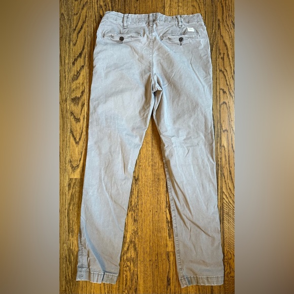 American Eagle Twill Chinos. 30x32 - Picture 2 of 5